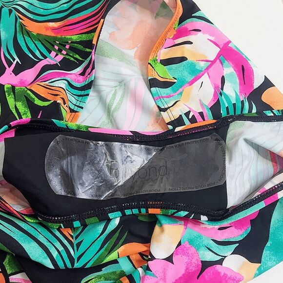 Beyond Control Bora Bora Tiered Swimsuit Women's 14 Floral One Piece Beach NEW! - Picture 10 of 10